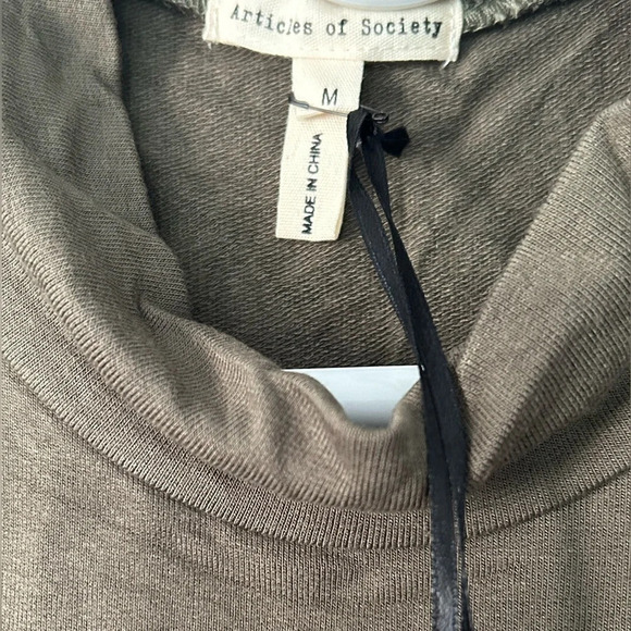 NWT Articles Of Society Mock Neck Pocket Tee Olive Army Green Sz M L short slv - Picture 3 of 4